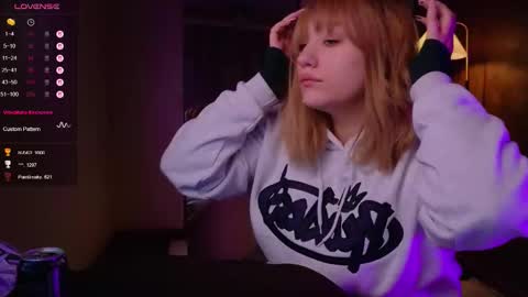 Snapshot of morvelyn chatting on 09-17-25, 09:05 morvelyn online show from 09-17-25, 09:05