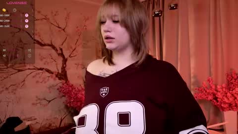 Snapshot of morvelyn chatting on 11-19-25, 07:03 morvelyn online show from 11-19-25, 07:03