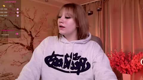 Snapshot of morvelyn chatting on 11-27-25, 12:40 morvelyn online show from 11-27-25, 12:40