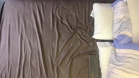 Snapshot of mosh2 chatting on 03-09-25, 04:05 Kattie Mosh online show from 03-09-25, 04:05