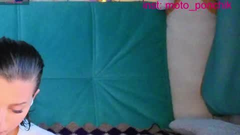 Snapshot of moto_ponchik chatting on 06-03-26, 02:36 Kris online show from 06-03-26, 02:36