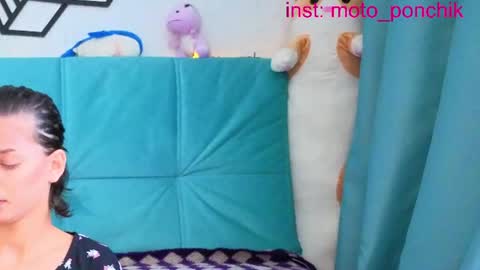 Snapshot of moto_ponchik chatting on 06-05-26, 05:58 Kris online show from 06-05-26, 05:58