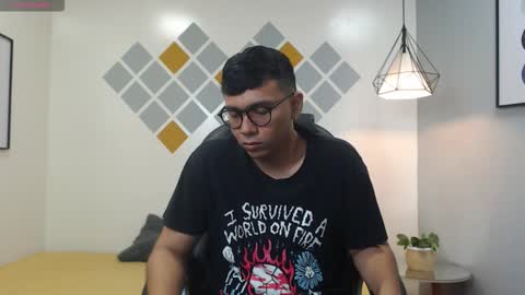 Mou Fly online show from 09-22-25, 12:51