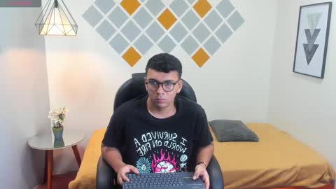 Mou Fly online show from 09-30-25, 11:48