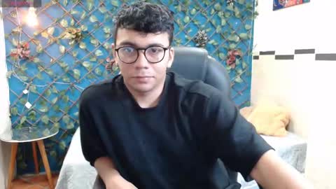 Mou Fly online show from 10-18-25, 12:39