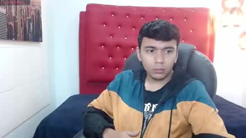 Mou Fly online show from 10-26-25, 12:55