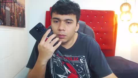 Mou Fly online show from 10-30-25, 12:50