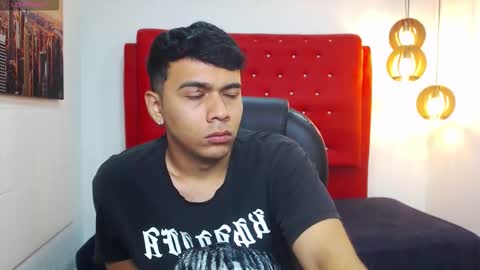 Mou Fly online show from 11-12-25, 12:16