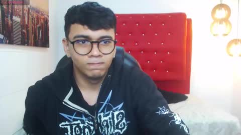 Mou Fly online show from 11-16-25, 12:00