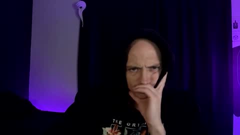 mount_vesuvius online show from 10-25-25, 04:02