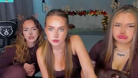 Snapshot of mousemother chatting on 12-18-25, 07:09 Carolina online show from 12-18-25, 07:09