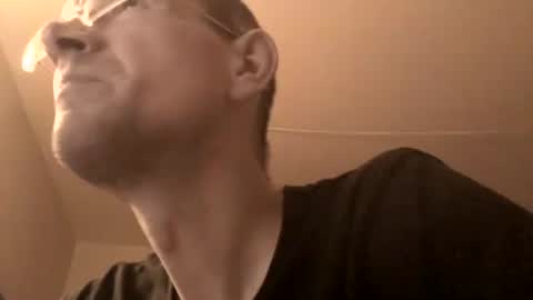 Snapshot of moviem1978 chatting on 01-05-25, 04:59 Frederik online show from 01-05-25, 04:59