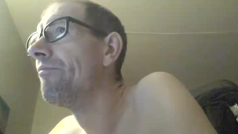 Snapshot of moviem1978 chatting on 02-13-25, 05:44 Frederik online show from 02-13-25, 05:44