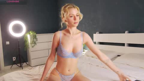 Elizabeth online show from 09-13-25, 11:10