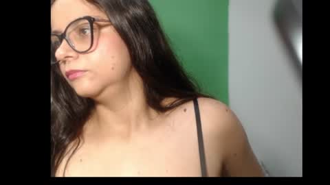 Snapshot of mp585040 chatting on 06-17-26, 06:27 mp585040 online show from 06-17-26, 06:27