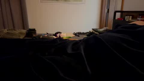 Snapshot of mps908 chatting on 01-18-26, 04:33 Sequoia-Cocked Hombre de Sur online show from 01-18-26, 04:33