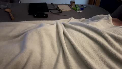 Snapshot of mps908 chatting on 03-29-26, 02:28 Sequoia-Cocked Hombre de Sur online show from 03-29-26, 02:28