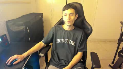 Snapshot of mr_andresr chatting on 02-17-25, 02:20 Andy online show from 02-17-25, 02:20