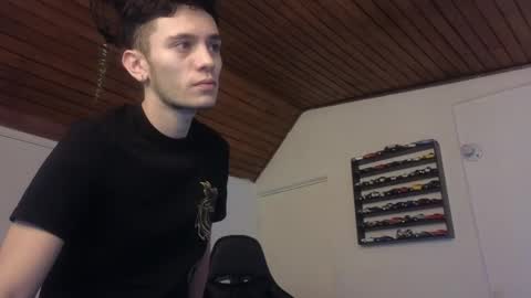 Snapshot of mr_andresr chatting on 03-10-25, 08:56 Andy online show from 03-10-25, 08:56