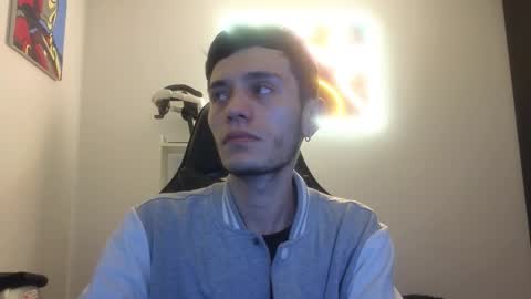 Snapshot of mr_andresr chatting on 02-11-26, 01:43 Andy online show from 02-11-26, 01:43