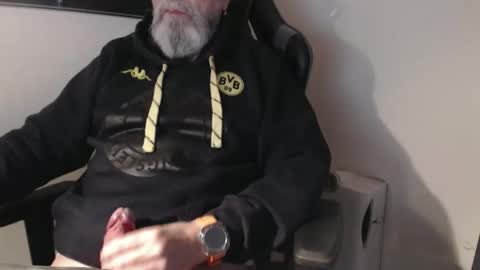 mr_boombastic2021 online show from 11-08-25, 11:43