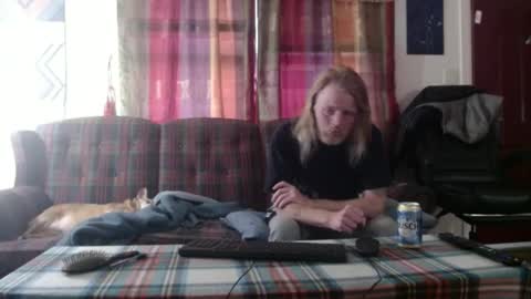 Snapshot of mr_happy12 chatting on 10-01-25, 09:32 mr_happy12 online show from 10-01-25, 09:32