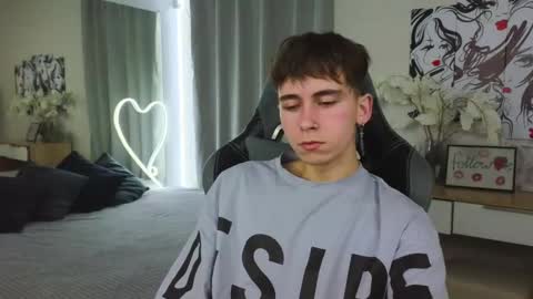 Kris online show from 02-22-25, 06:52