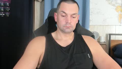 Snapshot of mr_mac69 chatting on 12-16-25, 09:42 Cam online show from 12-16-25, 09:42