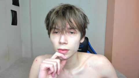 Snapshot of mr_makentoshi chatting on 02-05-25, 11:34 Makentoshi online show from 02-05-25, 11:34