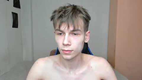 Snapshot of mr_makentoshi chatting on 02-12-25, 03:49 Makentoshi online show from 02-12-25, 03:49