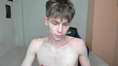 Snapshot of mr_makentoshi chatting on 02-12-25, 06:51 Makentoshi online show from 02-12-25, 06:51