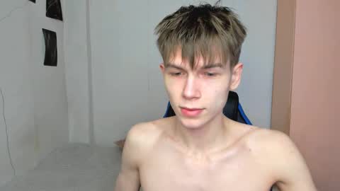 Snapshot of mr_makentoshi chatting on 02-18-25, 06:59 Makentoshi online show from 02-18-25, 06:59