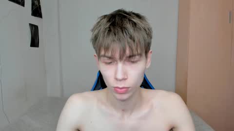 Snapshot of mr_makentoshi chatting on 03-04-25, 06:29 Makentoshi online show from 03-04-25, 06:29