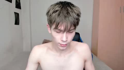 Snapshot of mr_makentoshi chatting on 03-11-25, 07:15 Makentoshi online show from 03-11-25, 07:15