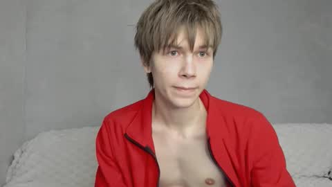 Snapshot of mr_makentoshi chatting on 12-21-25, 08:32 Makentoshi online show from 12-21-25, 08:32