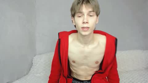 Snapshot of mr_makentoshi chatting on 03-11-26, 08:42 Makentoshi online show from 03-11-26, 08:42