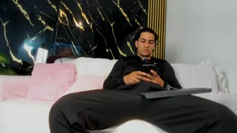 mr_maximo online show from 04-24-26, 05:43