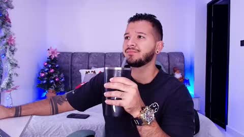 MIKEE online show from 12-17-25, 03:01