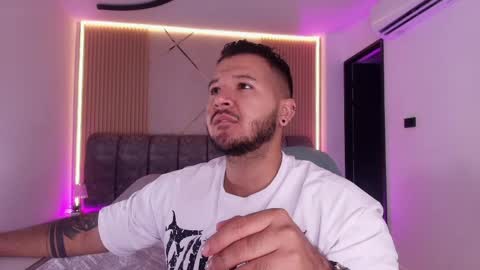 MIKEE online show from 04-16-26, 03:07