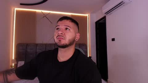 MIKEE online show from 04-29-26, 03:10