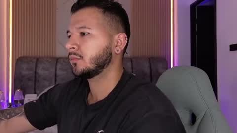 MIKEE online show from 07-01-26, 03:08