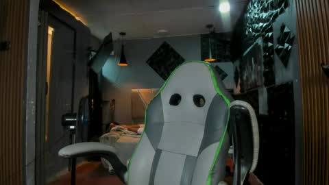 mr_mois online show from 06-06-26, 09:47