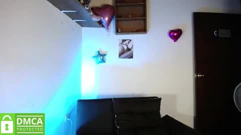 Snapshot of mr_mrscurie chatting on 01-25-25, 10:18 Mr Mrs Curie online show from 01-25-25, 10:18