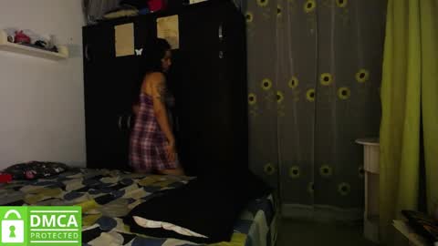 Snapshot of mr_mrscurie chatting on 04-11-26, 01:32 Mr Mrs Curie online show from 04-11-26, 01:32