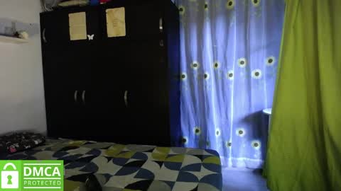 Snapshot of mr_mrscurie chatting on 04-11-26, 10:36 Mr Mrs Curie online show from 04-11-26, 10:36