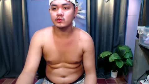 Snapshot of mr_olivercummerx chatting on 10-04-25, 01:42 mr_olivercummerx online show from 10-04-25, 01:42