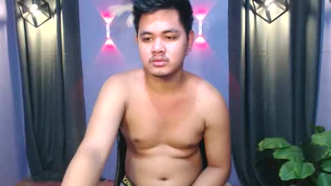 Snapshot of mr_olivercummerx chatting on 10-10-25, 02:21 mr_olivercummerx online show from 10-10-25, 02:21