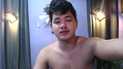 Snapshot of mr_olivercummerx chatting on 10-16-25, 02:12 mr_olivercummerx online show from 10-16-25, 02:12