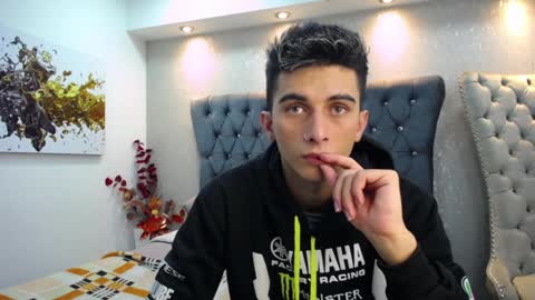 Snapshot of mr_williseo chatting on 12-03-24, 08:06 williseo online show from 12-03-24, 08:06