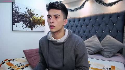 Snapshot of mr_williseo chatting on 12-14-24, 08:18 williseo online show from 12-14-24, 08:18